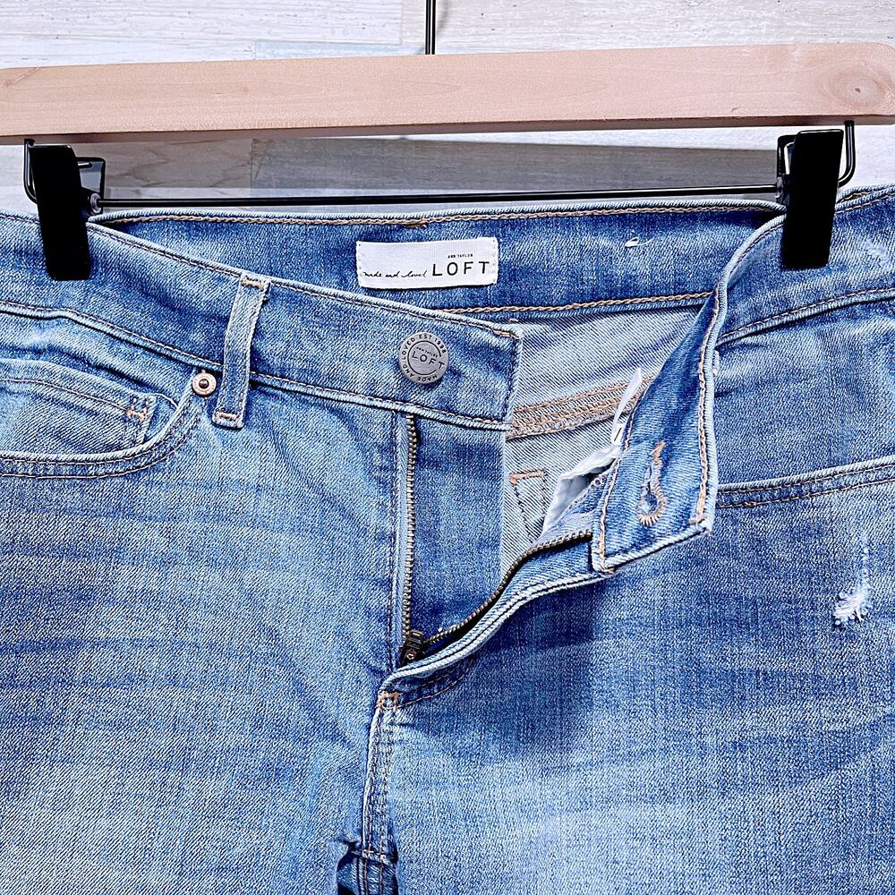 LOFT Cuffed Denim Midi Shorts Light Wash Distressed Stretch Denim Womens 26 2 - Picture 4 of 8